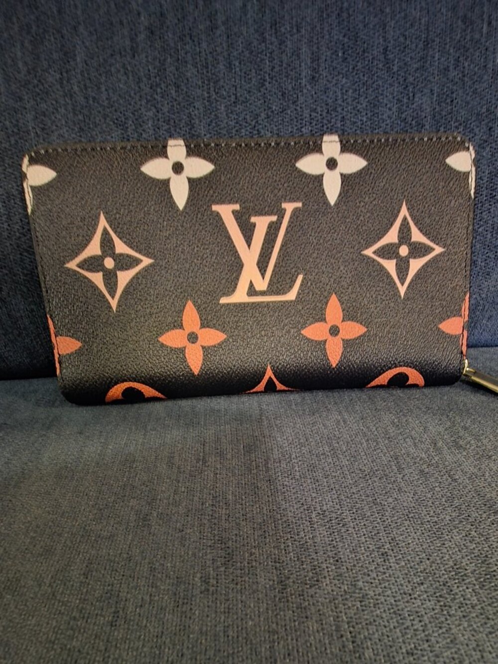 Source unknown;Full wallet;